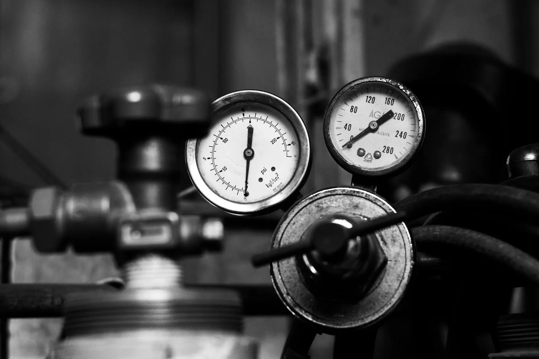 2025年日用百货行业政策趋势与上海商超采购合规要点解析