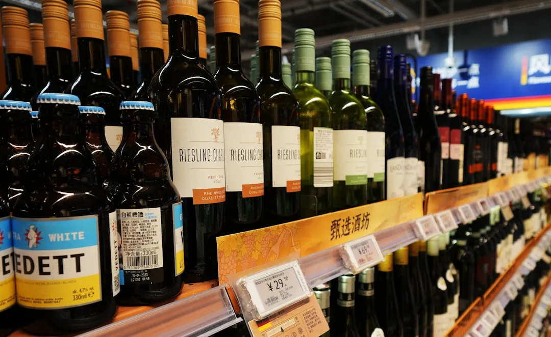 商用清洁用品选购指南：塑料制品材质与耐久性对比